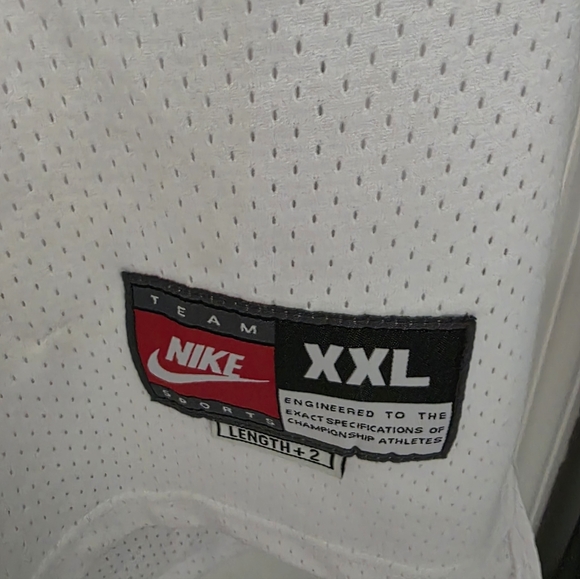 White Bulls Jersey with Red Accents - Picture 4 of 7